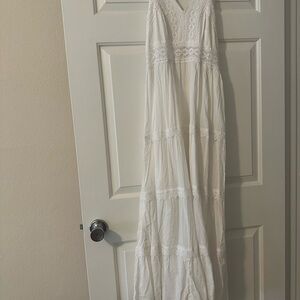 Elegant White Maxi Dress